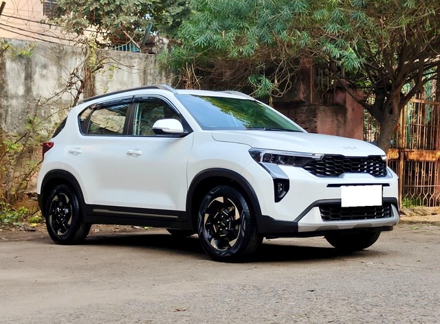 Second-hand 2024 Kia Sonet HTX Diesel AT for sale in New Delhi-5