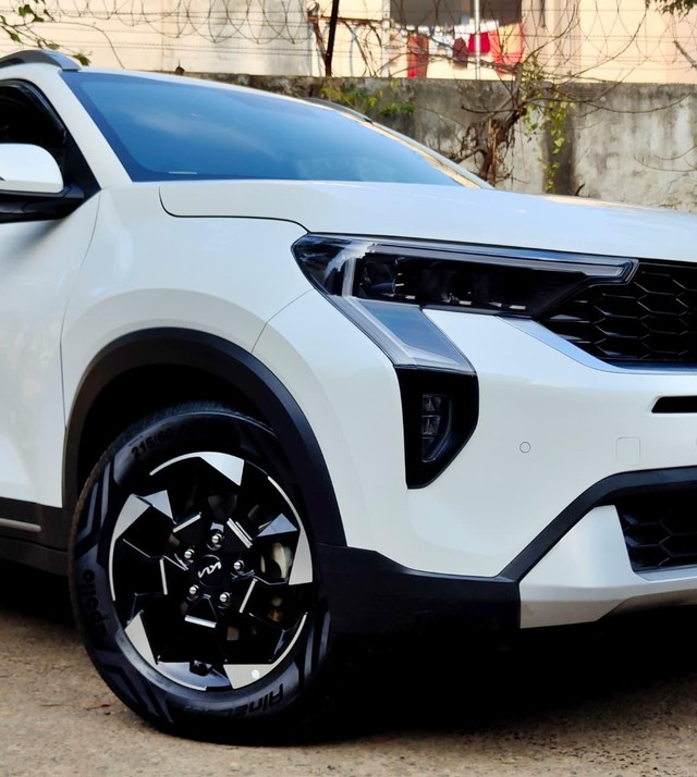 Second-hand 2024 Kia Sonet HTX Diesel AT for sale in New Delhi-7