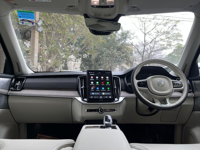 Second-hand 2025 Volvo XC90 B5 AWD Mild hybrid Ultra for sale in New Delhi-5