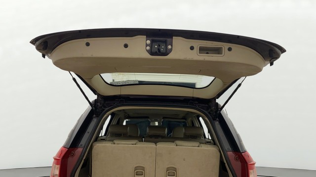 Second-hand 2017 Mahindra XUV500 W10 AWD for sale in Ahmedabad-20