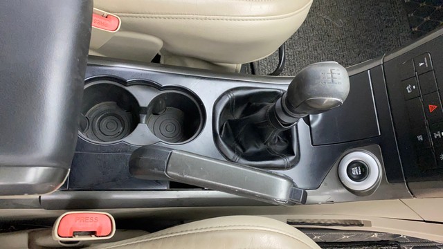 Second-hand 2017 Mahindra XUV500 W10 AWD for sale in Ahmedabad-13