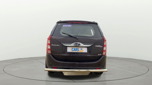 Second-hand 2017 Mahindra XUV500 W10 AWD for sale in Ahmedabad-3