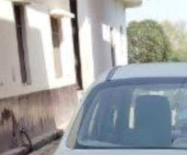 Second-hand 2023 Maruti Suzuki Swift Dzire VXI for sale in Shikohabad-4