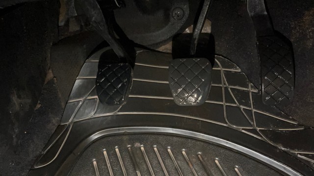 Second-hand 2015 Volkswagen Polo 1.2 MPI Trendline for sale in Greater Noida-14