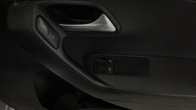 Second-hand 2015 Volkswagen Polo 1.2 MPI Trendline for sale in Greater Noida-17