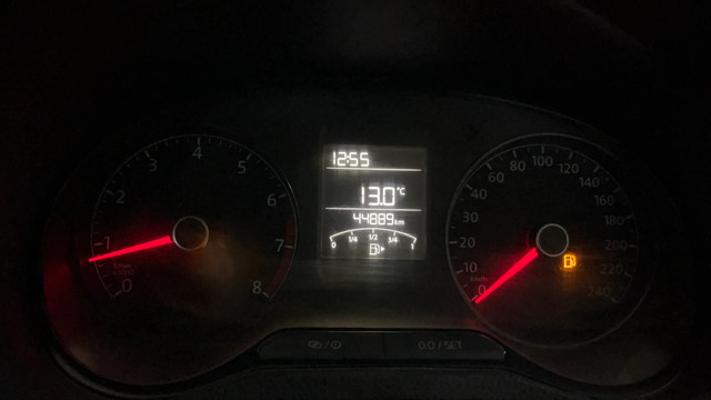 Second-hand 2015 Volkswagen Polo 1.2 MPI Trendline for sale in Greater Noida-11