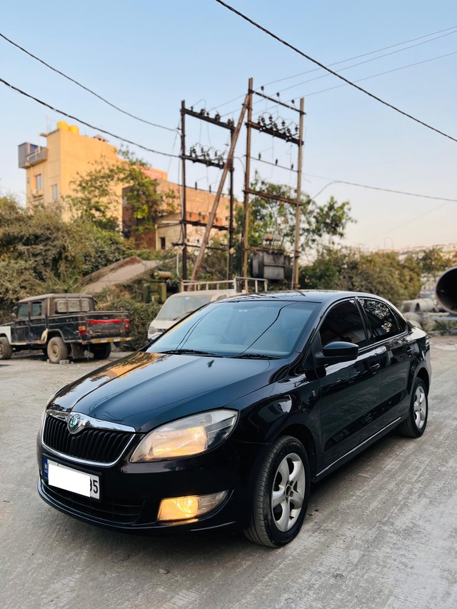 Second-hand 2012 Skoda Rapid 1.6 MPI Elegance for sale in Nagpur-3