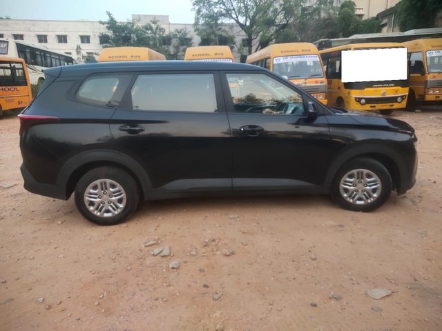 Second-hand 2024 Kia Carens Premium Opt for sale in Hyderabad-1