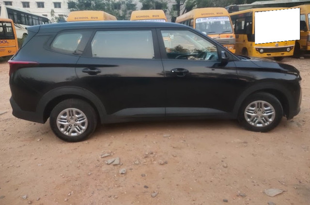 Second-hand 2024 Kia Carens Premium Opt for sale in Hyderabad-1