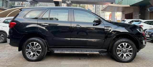 Second-hand 2021 Ford Endeavour Titanium Plus 4X4 AT for sale in Mumbai-7