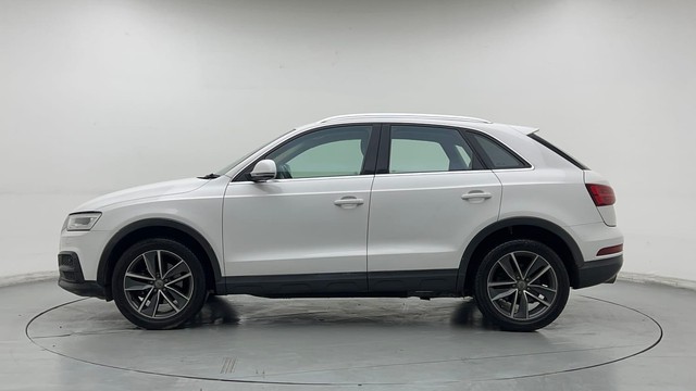 Second-hand 2017 Audi Q3 30 TFSI Premium FWD for sale in Gurgaon-6