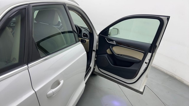 Second-hand 2017 Audi Q3 30 TFSI Premium FWD for sale in Gurgaon-16