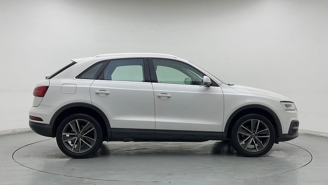 Second-hand 2017 Audi Q3 30 TFSI Premium FWD for sale in Gurgaon-2