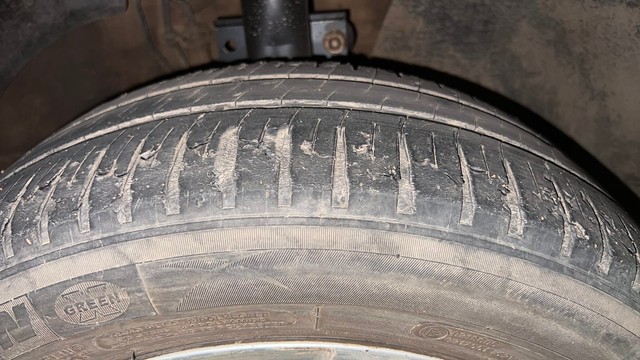 Second-hand 2015 Volkswagen Polo Petrol Highline 1.2L for sale in Thane-37