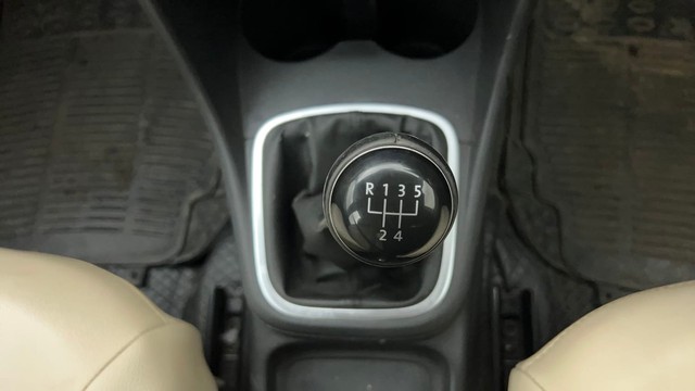 Second-hand 2015 Volkswagen Polo Petrol Highline 1.2L for sale in Thane-12