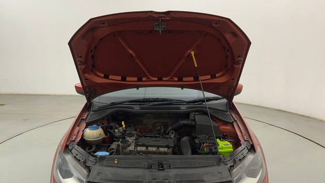 Second-hand 2015 Volkswagen Polo Petrol Highline 1.2L for sale in Thane-8