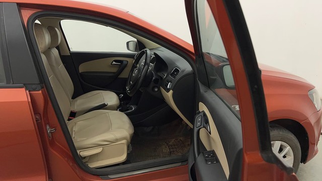 Second-hand 2015 Volkswagen Polo Petrol Highline 1.2L for sale in Thane-15
