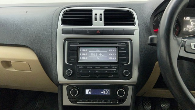 Second-hand 2015 Volkswagen Polo Petrol Highline 1.2L for sale in Thane-39