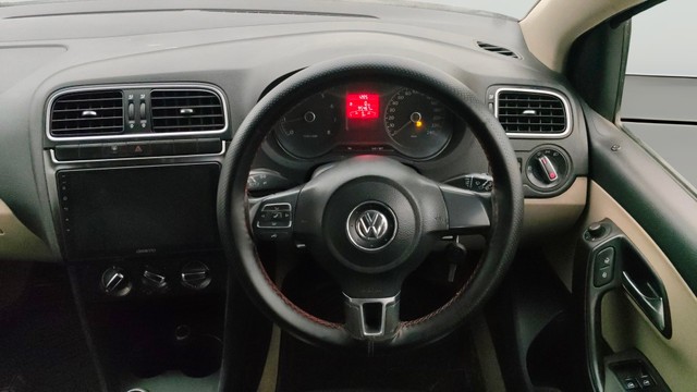 Second-hand 2012 Volkswagen Polo Petrol Highline 1.2L for sale in Pune-12