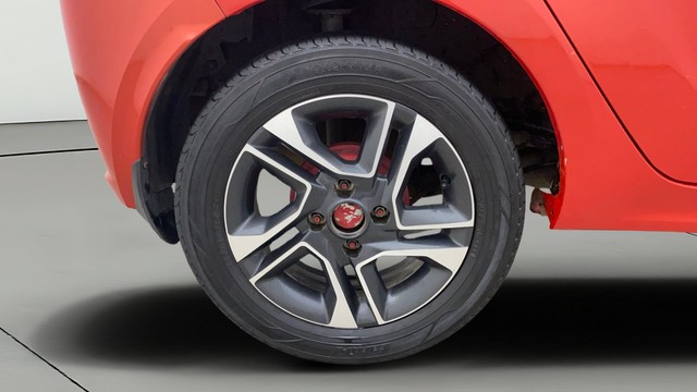 Second-hand 2020 Tata Tiago XZ Plus for sale in Gulbarga-24