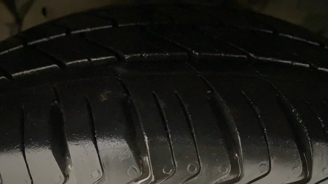 Second-hand 2018 Ford Freestyle Titanium Petrol BSIV for sale in Gulbarga-31