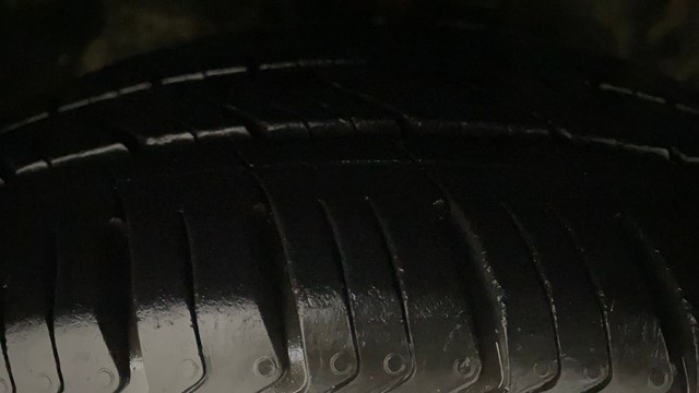 Second-hand 2018 Ford Freestyle Titanium Petrol BSIV for sale in Gulbarga-29