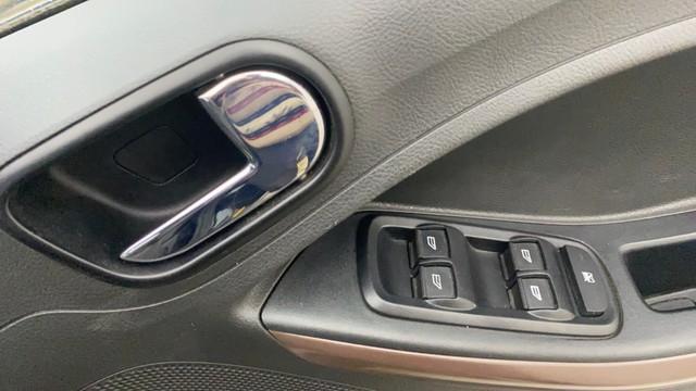 Second-hand 2018 Ford Freestyle Titanium Petrol BSIV for sale in Gulbarga-17