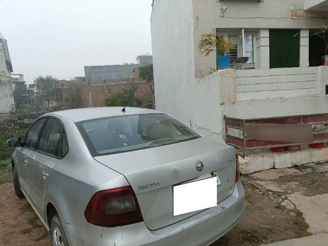 Skoda Rapid 1.5 TDI Active Second-hand 2014 Skoda Rapid 1.5 TDI Active for sale in Kota-3