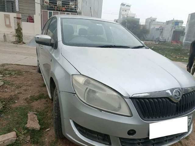 Skoda Rapid 1.5 TDI Active Second-hand 2014 Skoda Rapid 1.5 TDI Active for sale in Kota-0