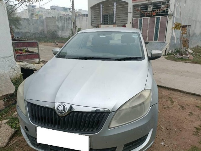 Skoda Rapid 1.5 TDI Active Second-hand 2014 Skoda Rapid 1.5 TDI Active for sale in Kota-2
