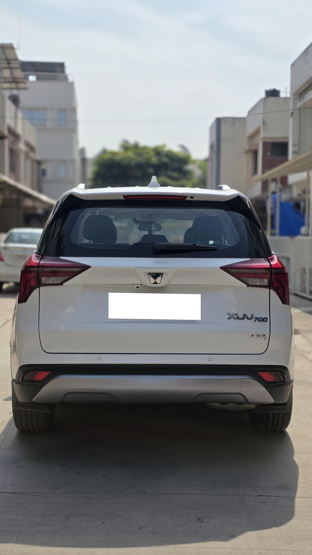 Second-hand 2022 Mahindra XUV700 AX7 AT BSVI for sale in Vadodara-1
