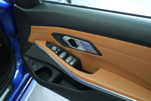 Second-hand 2021 BMW 3 Series Long Wheelbase 330Li M Sport First Edition for sale in Gurgaon-6