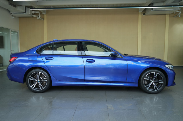 Second-hand 2021 BMW 3 Series Long Wheelbase 330Li M Sport First Edition for sale in Gurgaon-1
