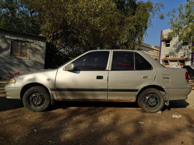 Second-hand 2005 Maruti Suzuki Esteem LX for sale in Kachchh-3