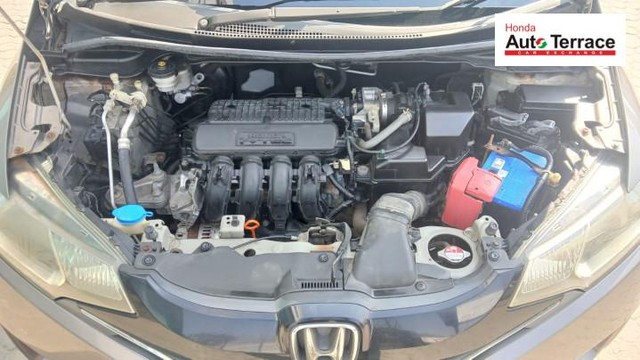Second-hand 2016 Honda Jazz V CVT for sale in Noida-9