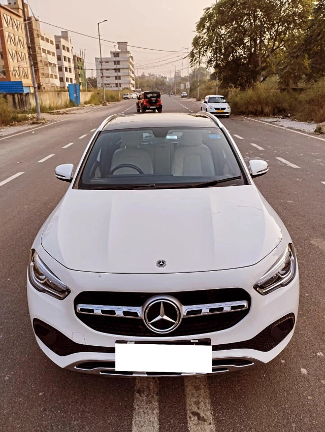 Second-hand 2023 Mercedes-Benz GLA 200 BSVI for sale in New Delhi-4