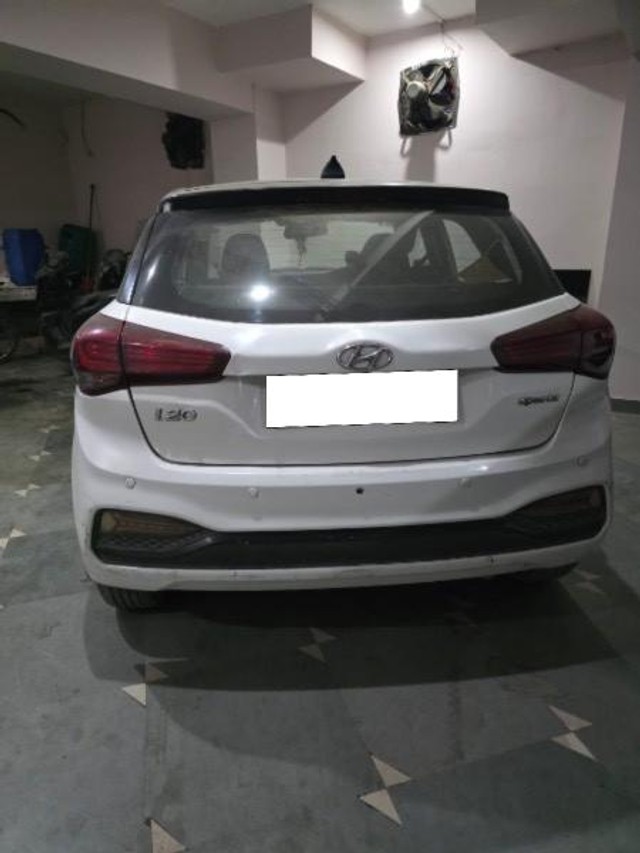 Second-hand 2018 Hyundai i20 1.4 Sportz for sale in Gorakhpur-2