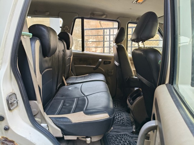 Second-hand 2012 Mahindra Scorpio VLX 2WD AIRBAG BSIV for sale in Hyderabad-7