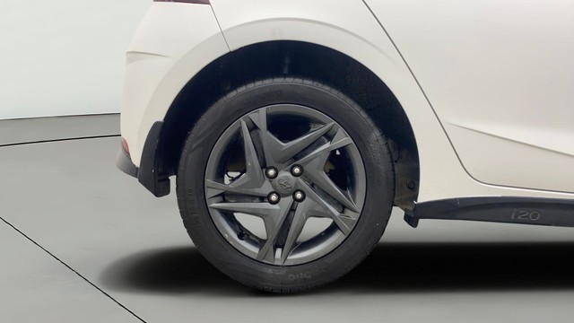 Second-hand 2021 Hyundai i20 Sportz Turbo iMT for sale in Bangalore-24