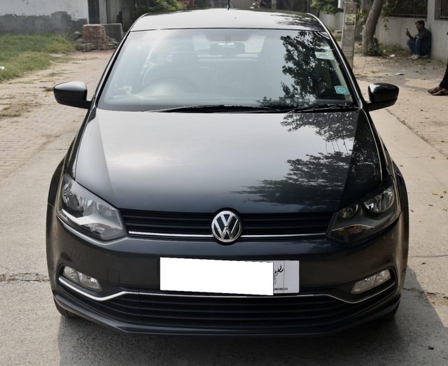 Second-hand 2015 Volkswagen Polo 1.2 MPI Highline for sale in Gurgaon-1
