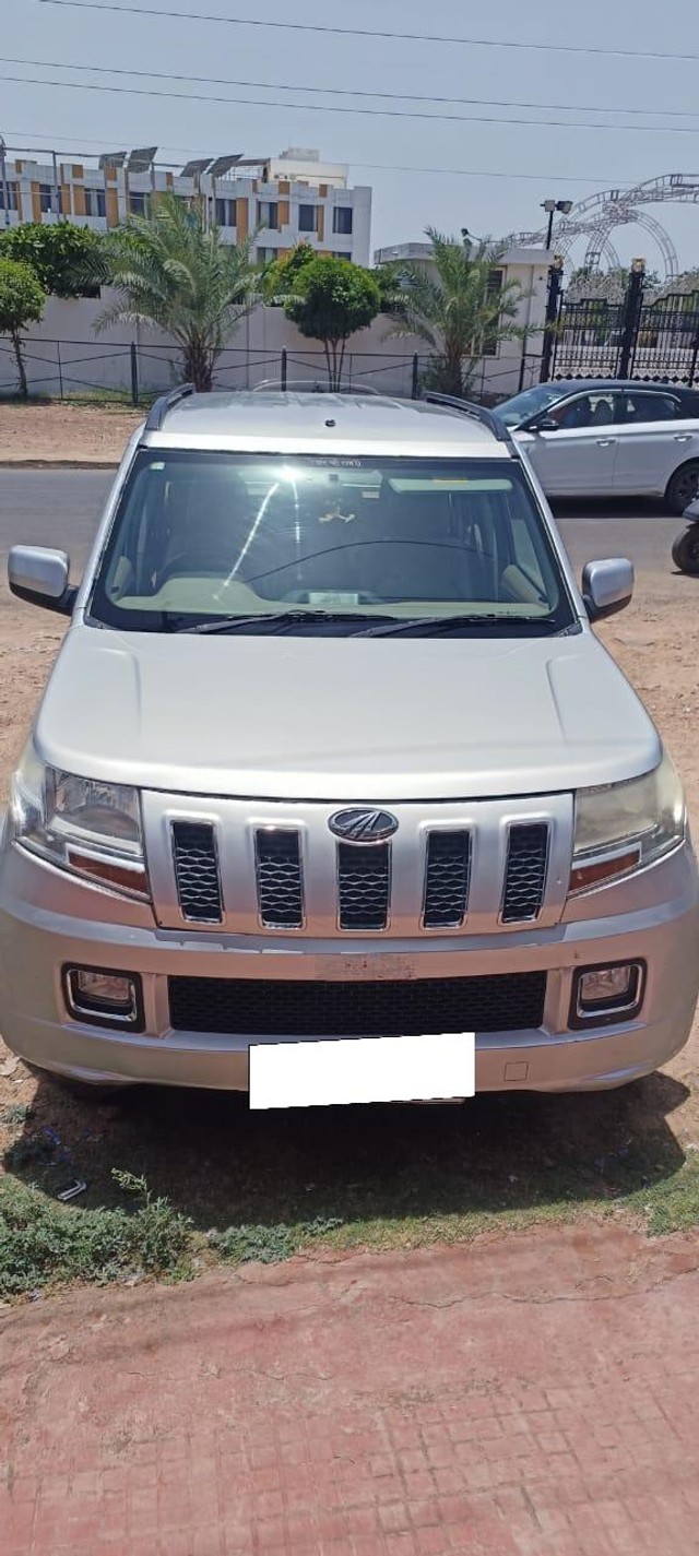 Second-hand 2015 Mahindra TUV 300 T6 Plus for sale in Kota-0