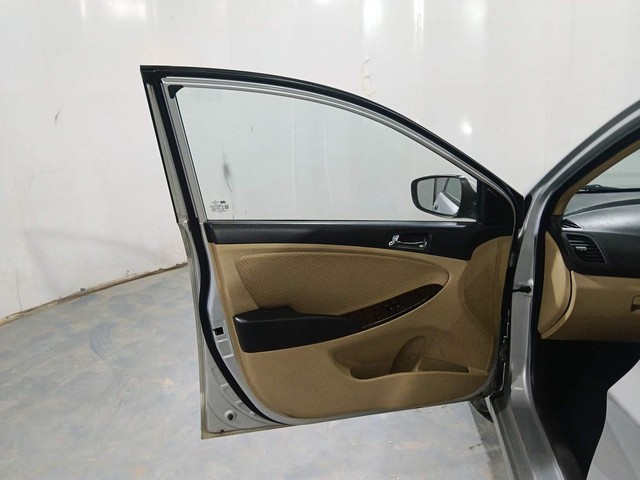 Second-hand 2012 Hyundai Verna 1.6 VTVT AT SX for sale in Kochi-24