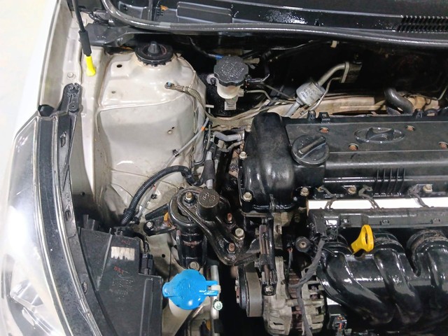 Second-hand 2012 Hyundai Verna 1.6 VTVT AT SX for sale in Kochi-39