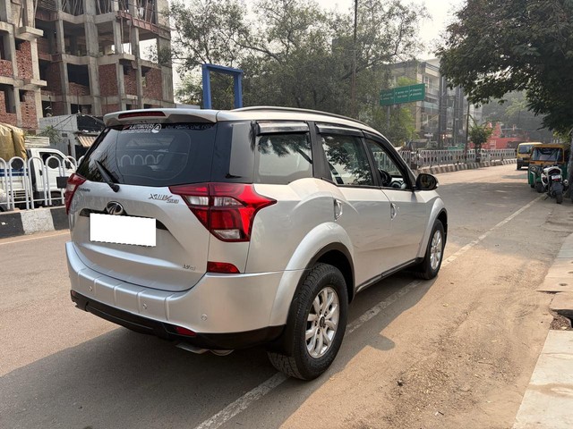 Second-hand 2018 Mahindra XUV500 R W10 FWD for sale in Lucknow-10