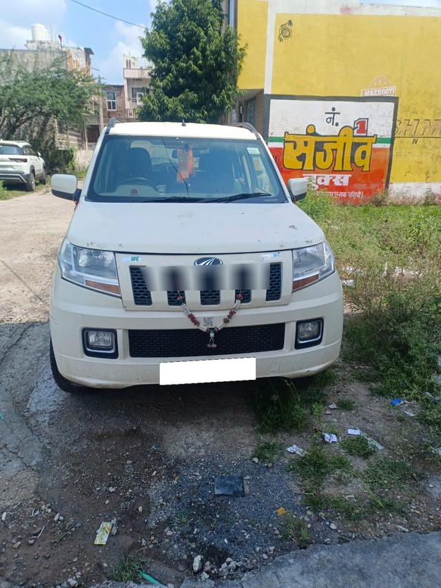 Second-hand 2018 Mahindra TUV 300 mHAWK100 T8 for sale in Kota-0