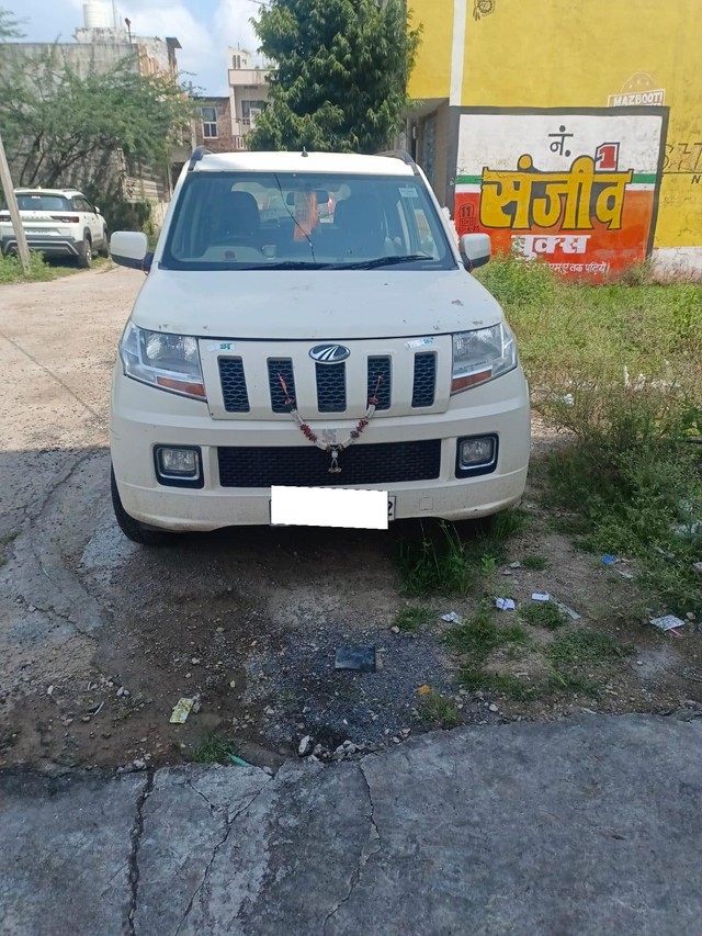 Second-hand 2018 Mahindra TUV 300 mHAWK100 T8 for sale in Kota-3