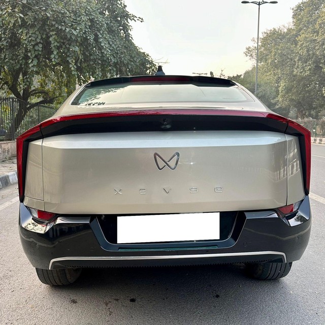 Second-hand 2025 Mahindra XEV 9e Pack Three for sale in New Delhi-2