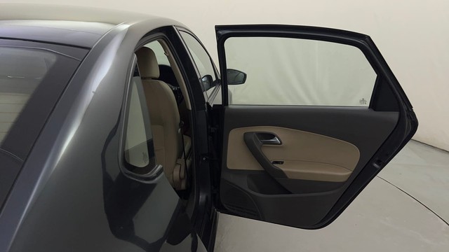 Second-hand 2016 Volkswagen Vento 1.2 TSI Highline BSIV for sale in Mysore-32