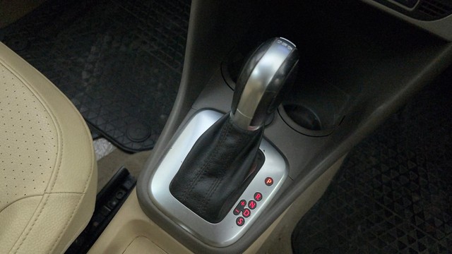 Second-hand 2016 Volkswagen Vento 1.2 TSI Highline BSIV for sale in Mysore-12