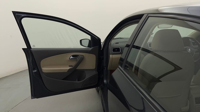 Second-hand 2016 Volkswagen Vento 1.2 TSI Highline BSIV for sale in Mysore-36